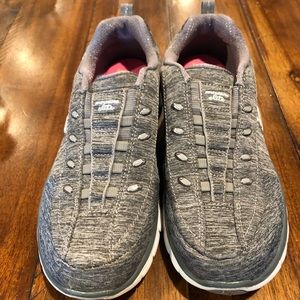 Sketchers Elite memory foam Ladies Tennis Shoes 8